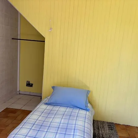 Right On The River- 4 Bedroom House Centre Of Town * Aigre