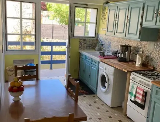 Right On The River- 4 Bedroom House Centre Of Town * Aigre