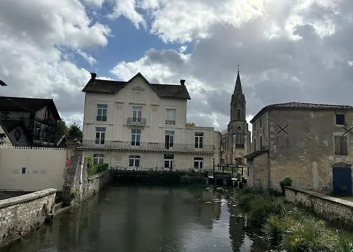 Сasa de vacaciones Right On The River- 4 Bedroom House Centre Of Town *