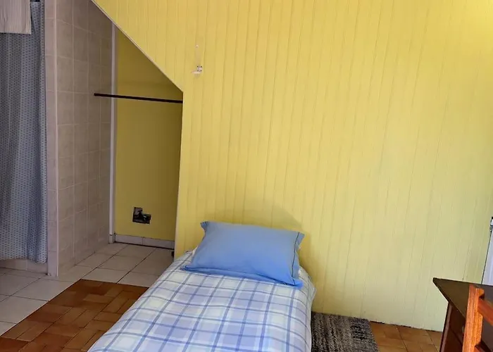 Right On The River- 4 Bedroom House Centre Of Town * Aigre